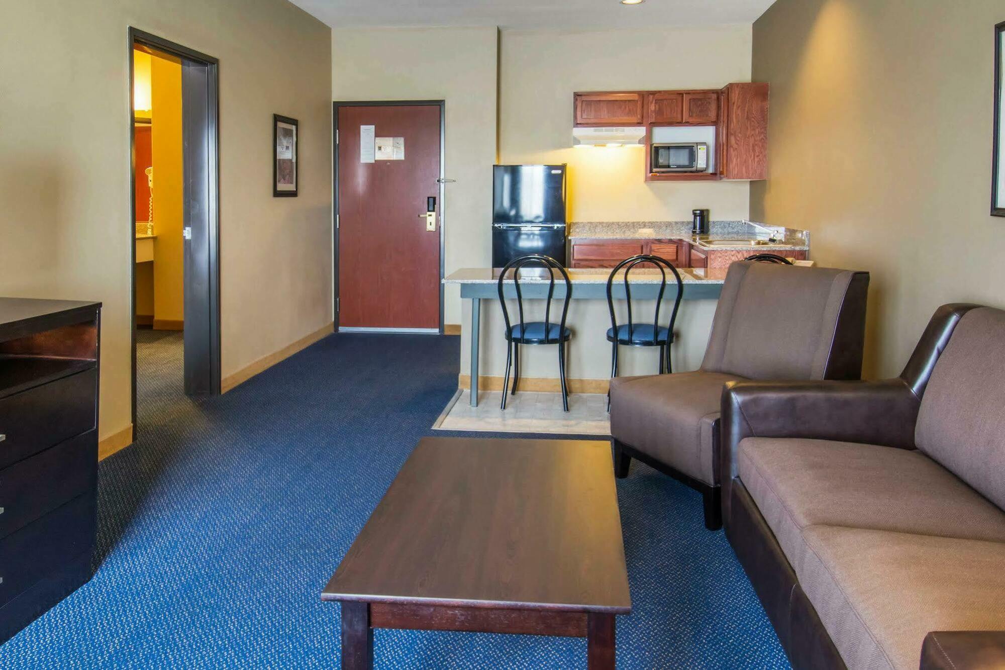 Quality Inn & Suites Of Liberty Lake Екстер'єр фото
