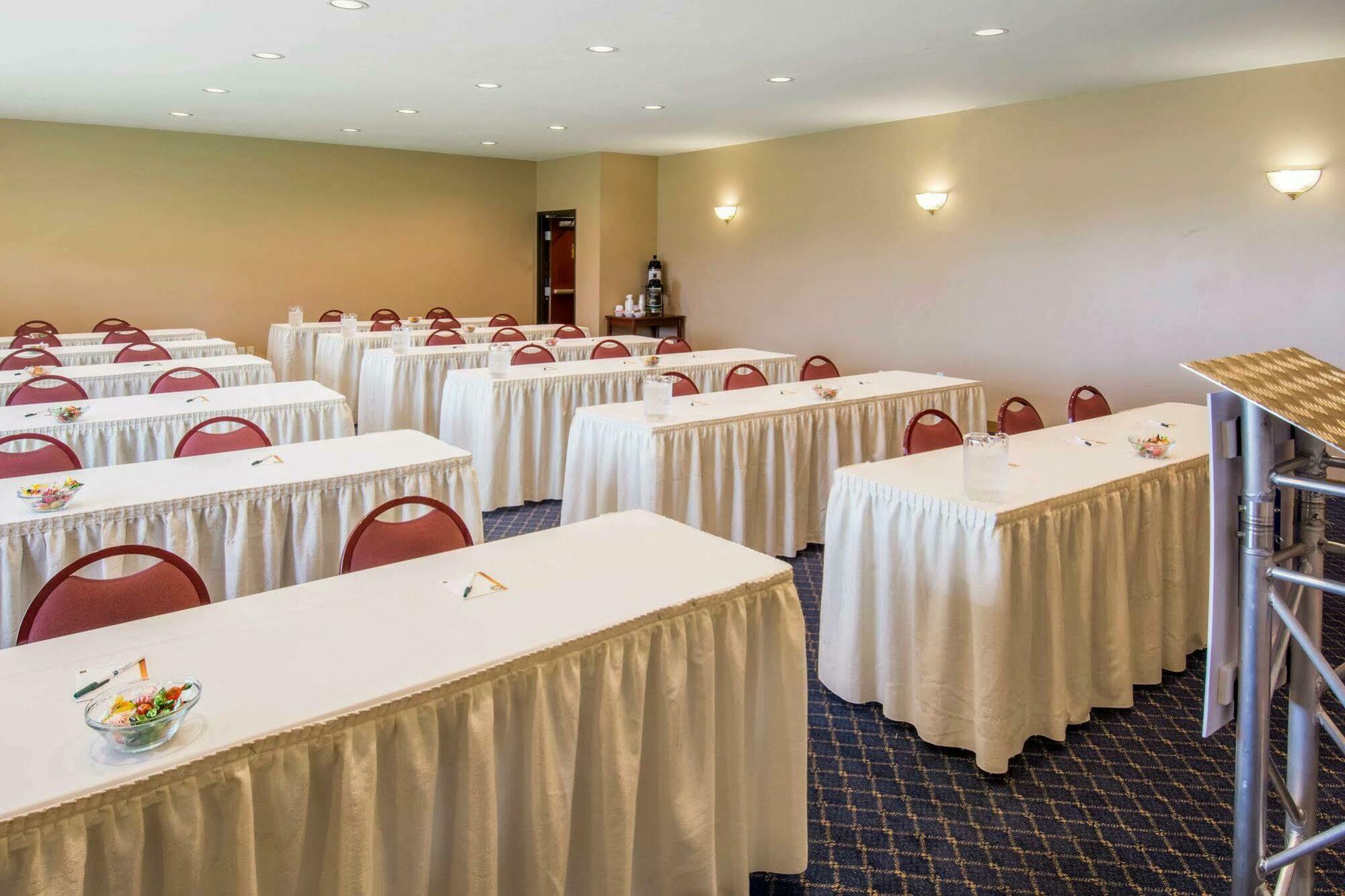 Quality Inn & Suites Of Liberty Lake Екстер'єр фото